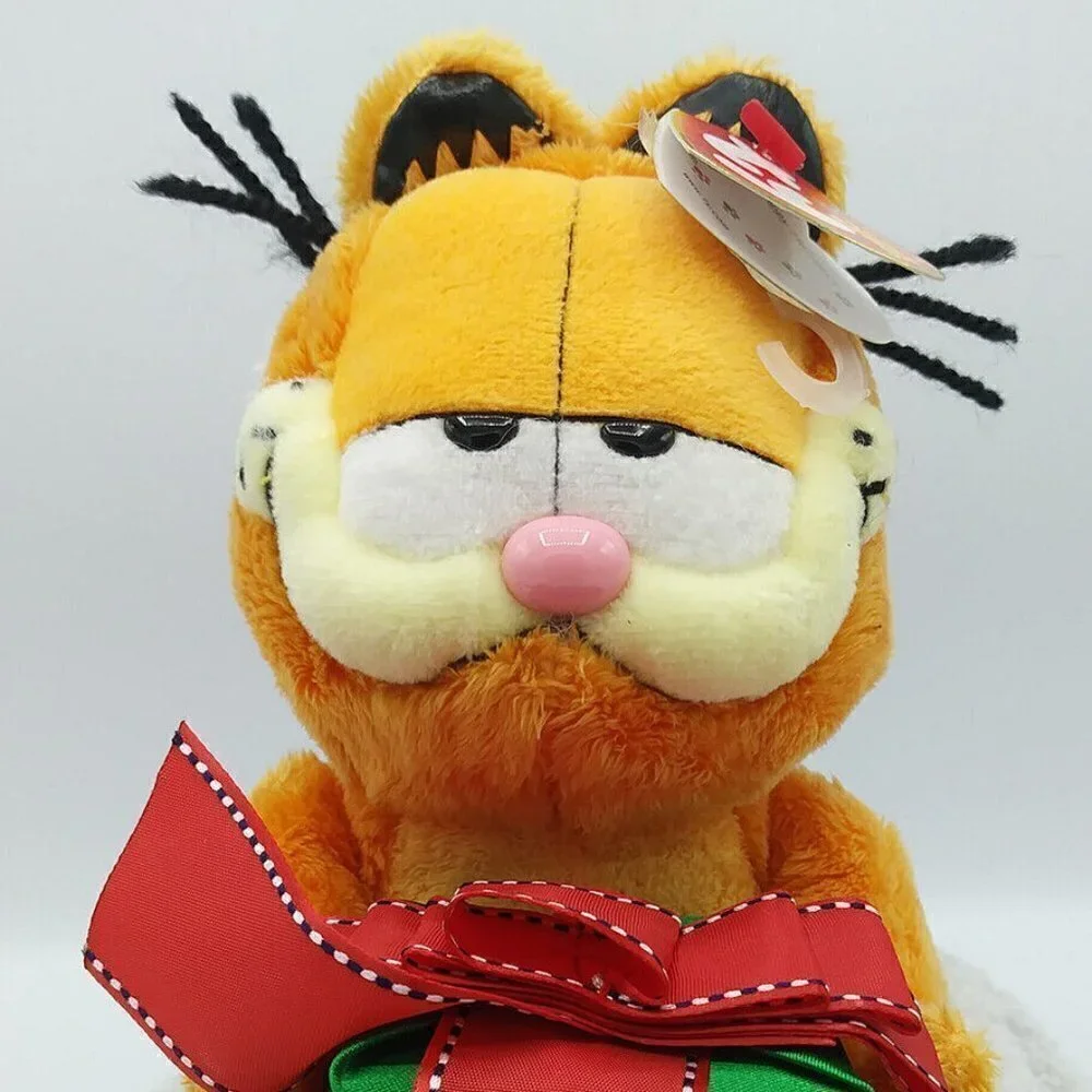 TY Happy Holidays Garfield 9in. Plush Hang & Tush Tags Retired in 2005